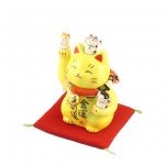 Yellow lucky cat